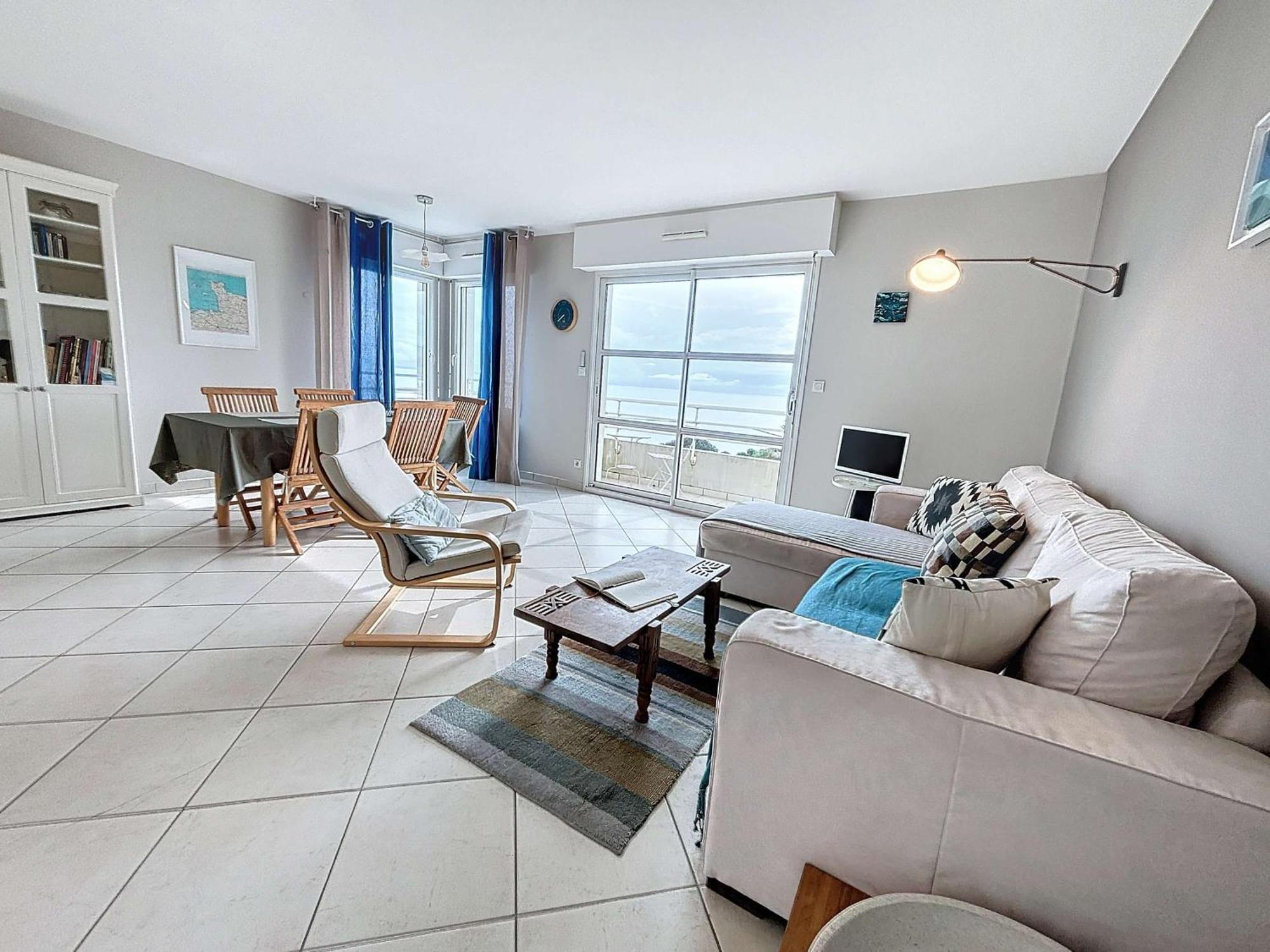 Apartment A 300m De La Avec Balcon Et Parking A - Fr-1-361-17 Granville